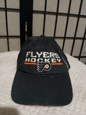 Reebok Black & Orange Flyers Hockey Cap